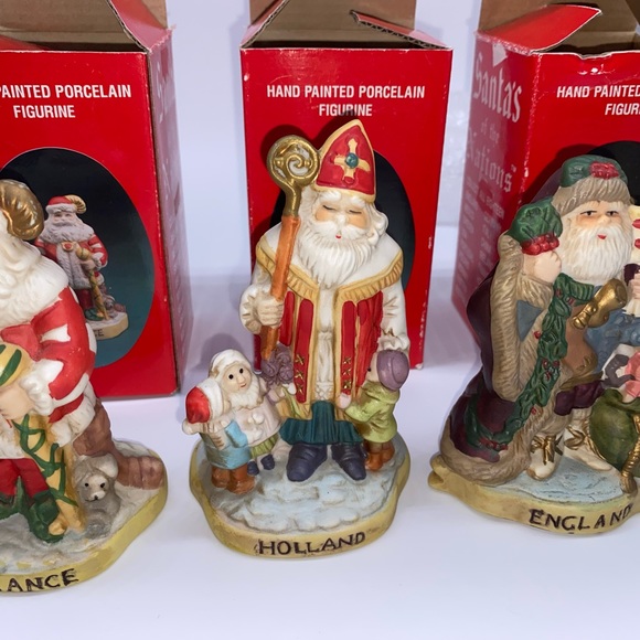 Six Porcelain Santa of the Nation’s. - Picture 2 of 2